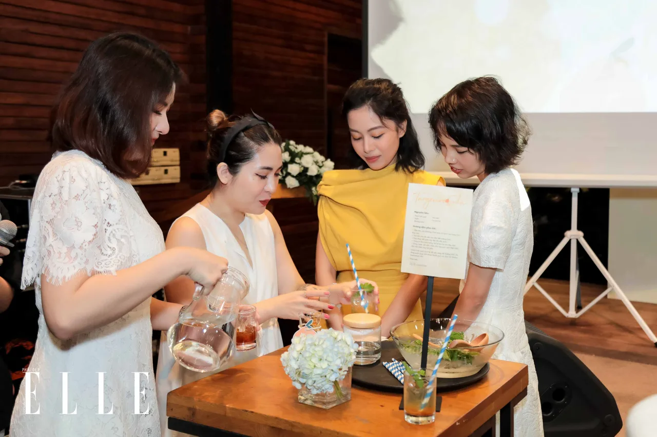 Khách mời trổ tài làm soda quýt tại workshop innisfree