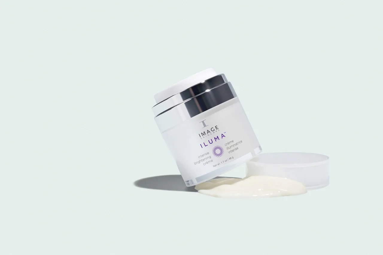 dưỡng sáng image IMAGE Skincare ILUMATM Intense Brightening Crème dưỡng sáng da.