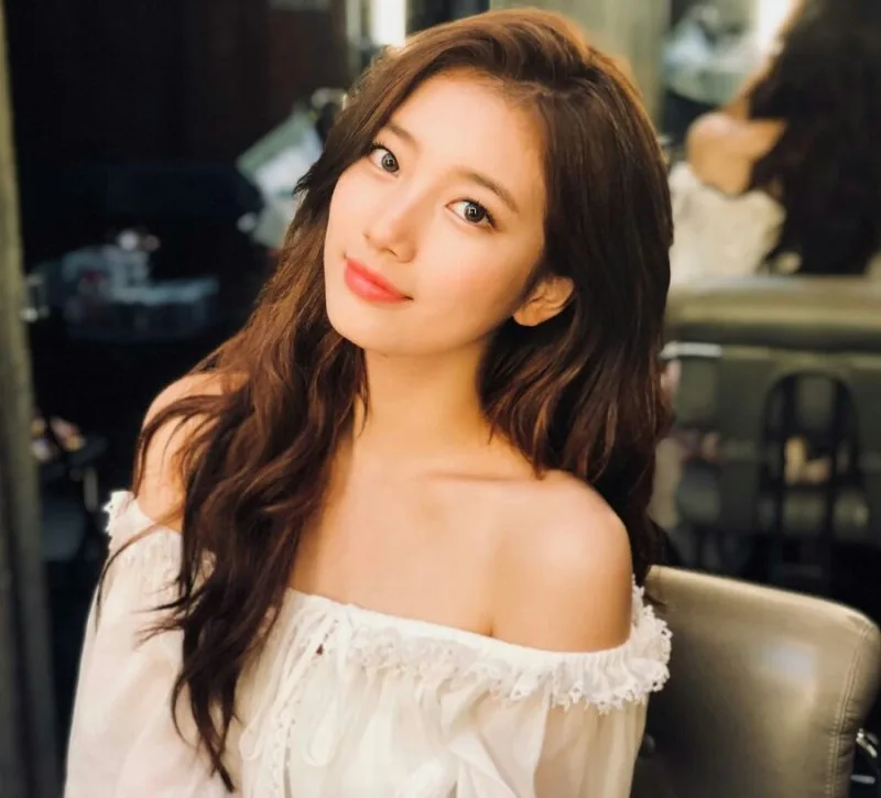 Suzy quyên góp từ thiện 2