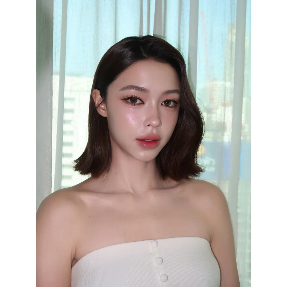 Nữ diễn viên Thái Lan Patricia Good khoe làn da trắng mịn.
