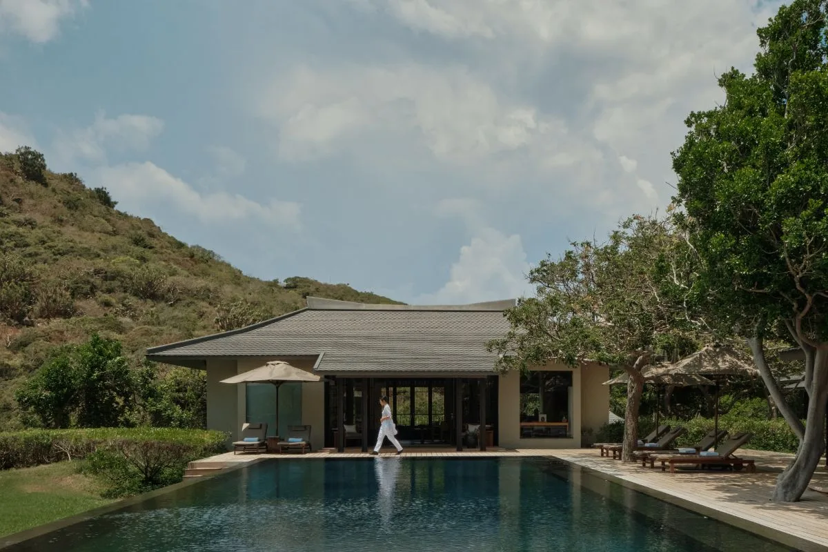 Không gian xanh và hồ bơi tại Resort Amanoi Ninh Thuận