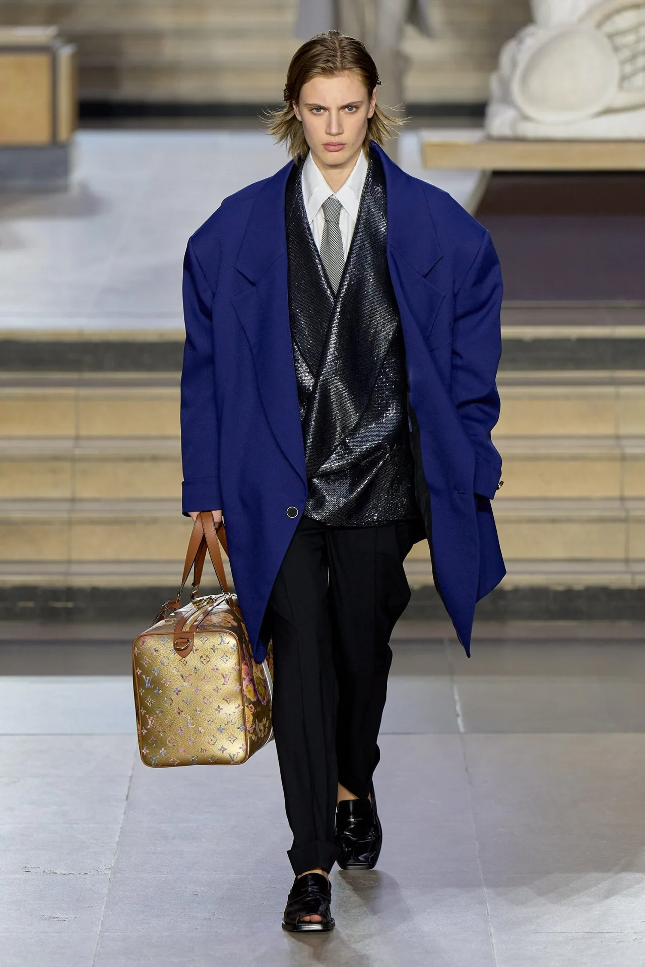 Louis Vuitton Thu Đông 2022 look 26
