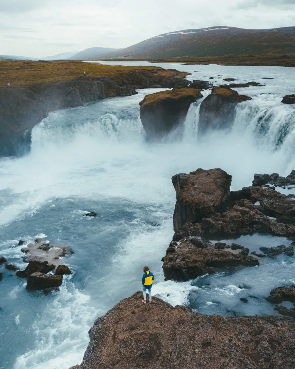 thác nước ở Iceland 6