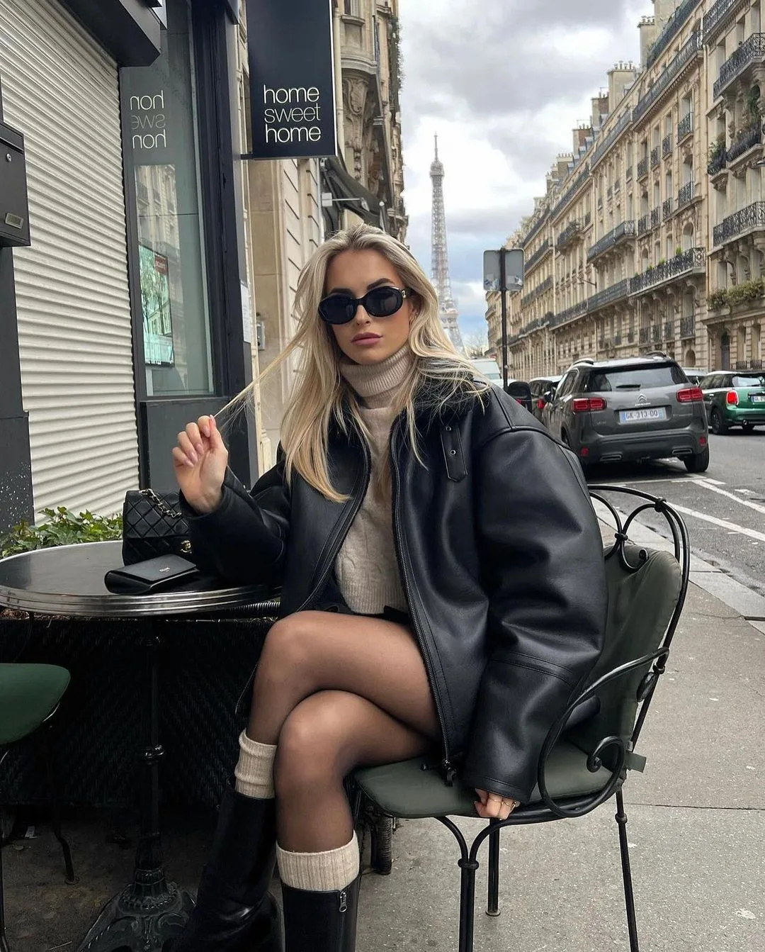 louisegrdd diện áo khoác da pháp