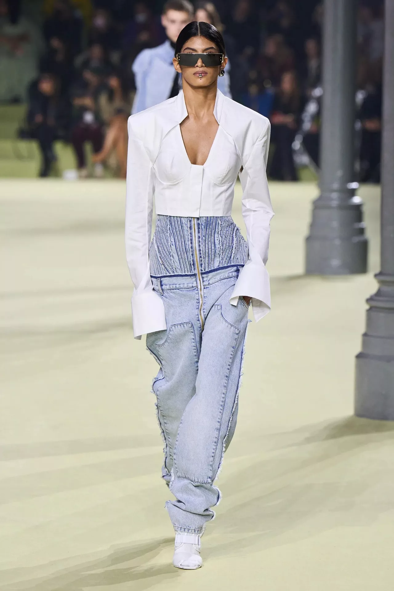 baggy jeans nhấn eo