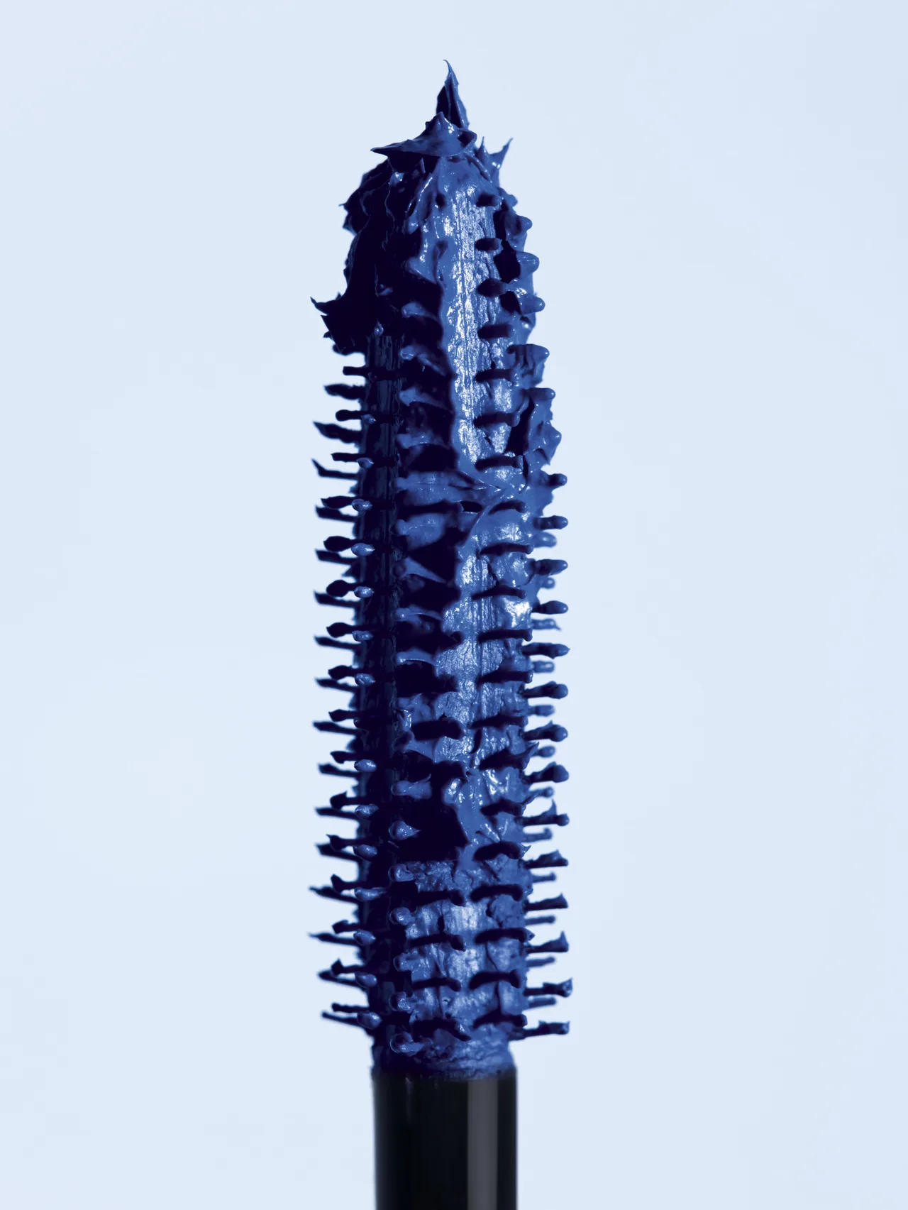 Hình ảnh mascara NOIR ALLURE màu Indigo.
