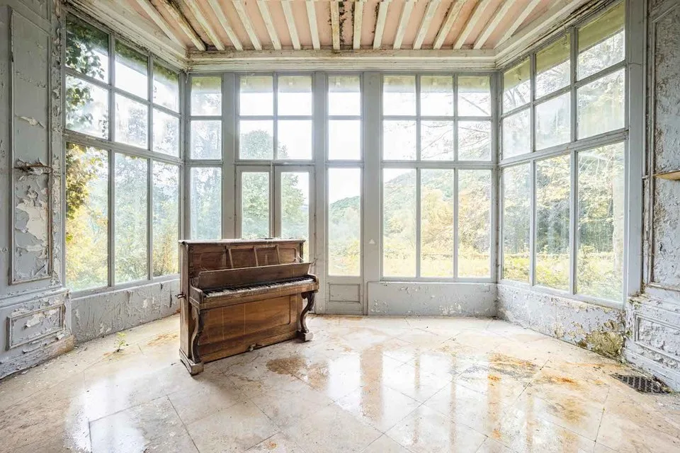 Ảnh đàn piano cũ 1