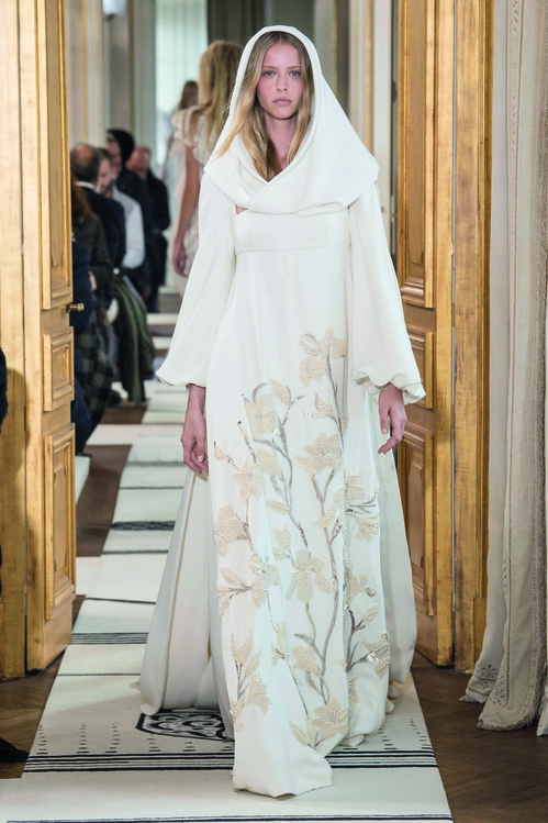 ELLE Việt Nam - Những thiết kế tốn thời gian nhất trong tuần lễ thời trang cao cấp Haute Couture 2018 (5) ELLE Việt Nam - Những thiết kế tốn thời gian nhất trong tuần lễ thời trang cao cấp Haute Couture 2018 (5)