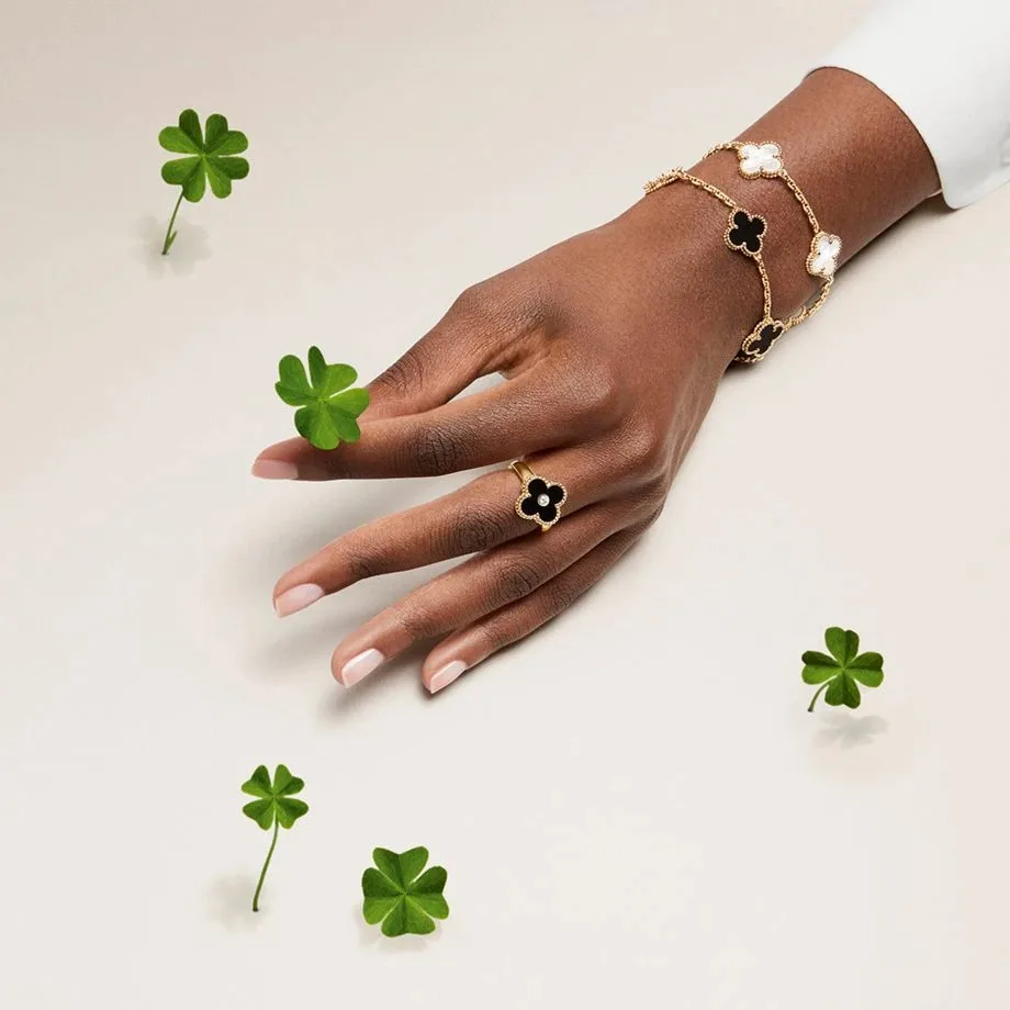 lắc tay alhambra van cleef and arpels