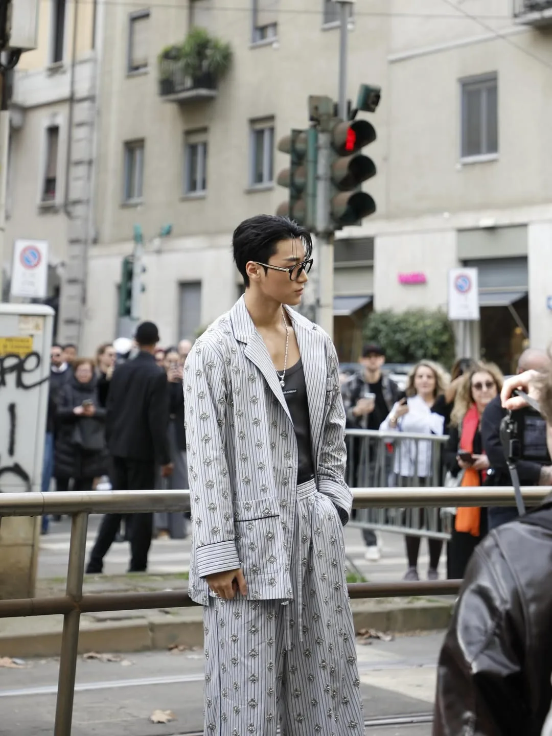 Choi San (ATEEZ) tại show Dolce & Gabbana Thu Đông 2026, lọt top sao có EMV lớn nhất 2