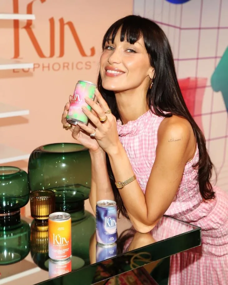 Bella-Hadid-toc-dai-mai-ngo