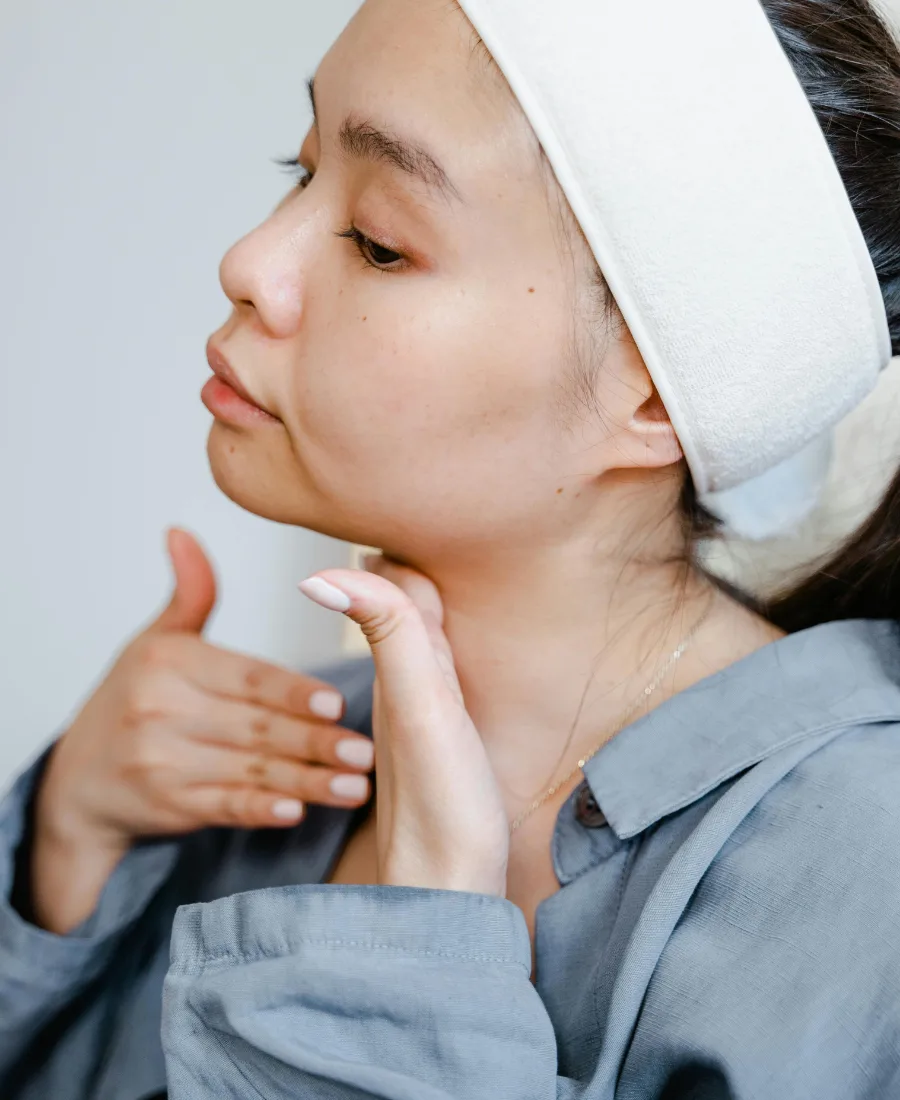 thực hiện các bài tập cho vùng cổ