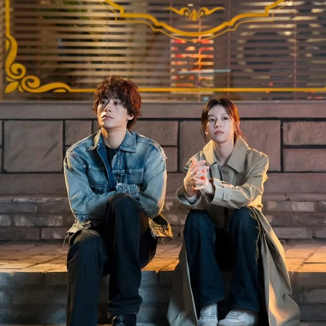 Go Yoon Jung và nam bạn diễn trong dự án mới "We are all trying here". 