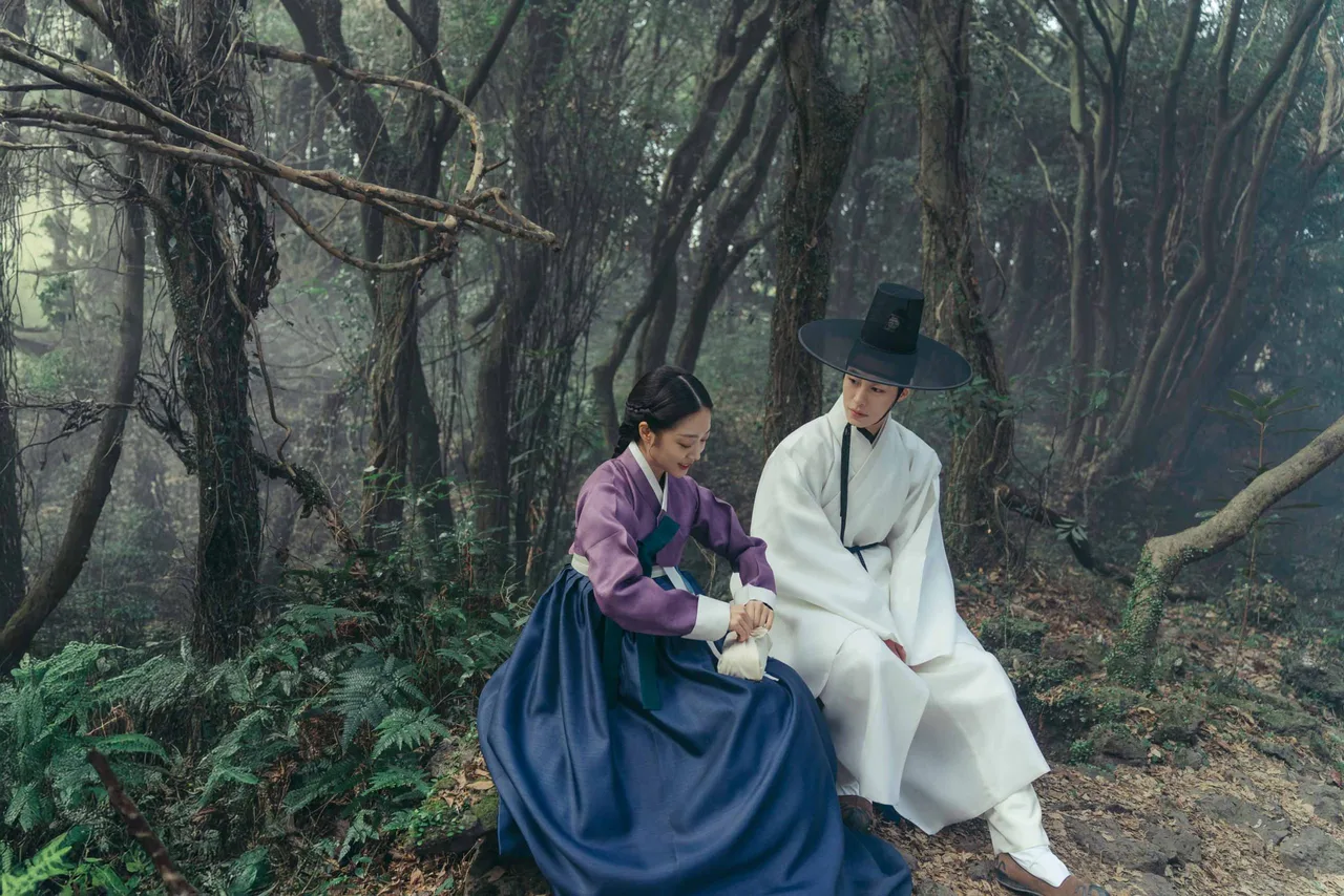 Jo Bo Ah và Lee Jae Wook trong phim Dear Hongrang