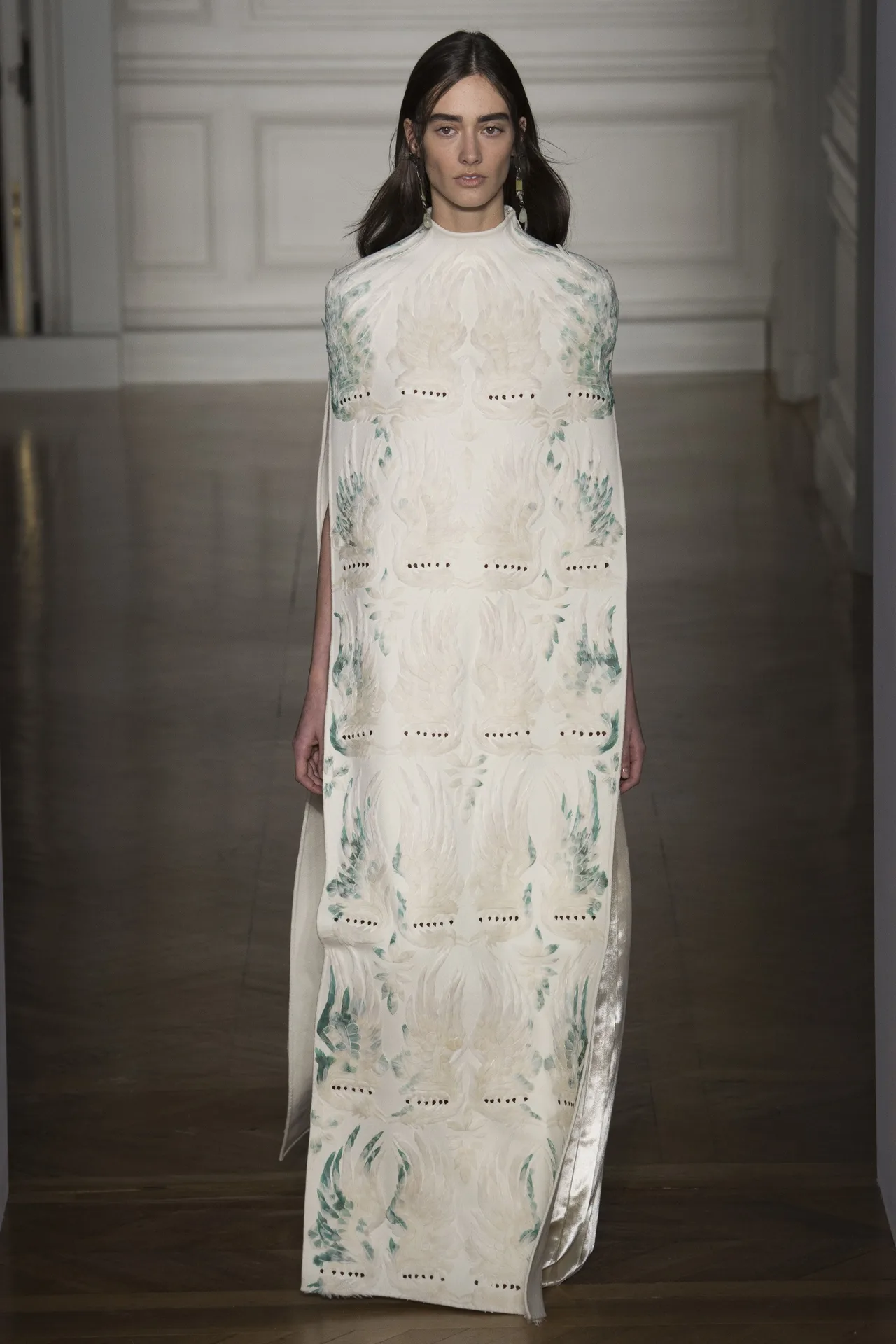 Những BST nổi bật tại tuần lễ Haute Couture Xuân-Hè 2017 - ELLE VN