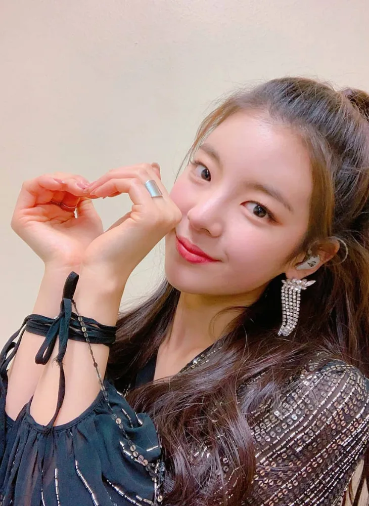 5 học cách để tóc mái trẻ trung như nhóm nhạc ITZY