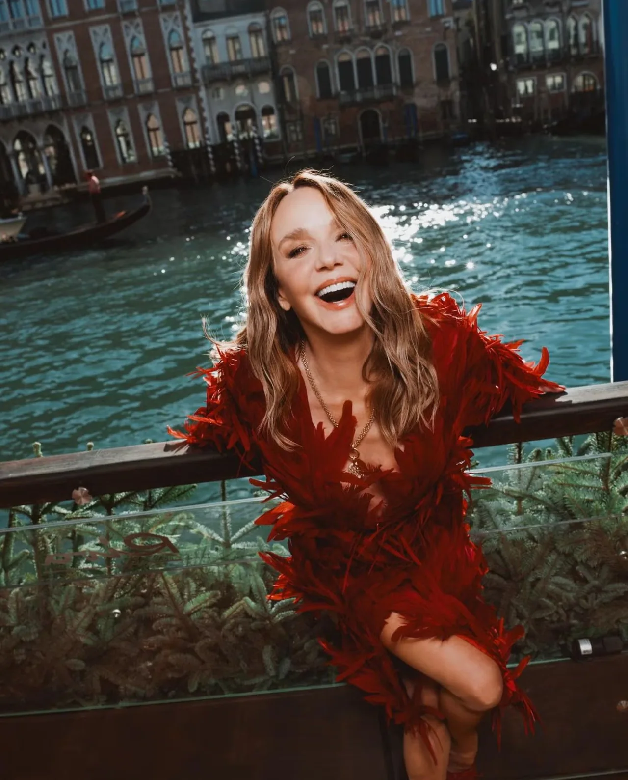 Sylvie (Philippine Leroy-Beaulieu) của Emily in Paris mùa 5