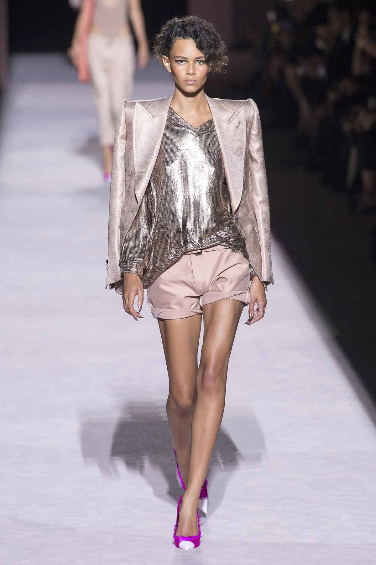 Bộ sưu tập Mùa Xuân Tom Ford 2018: Sự mê hoặc thuần túy Bộ sưu tập Mùa Xuân Tom Ford 2018: Sự mê hoặc thuần túy
