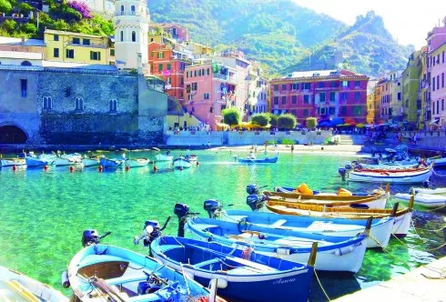 Những con thuyền sơn màu sáng, nổi bật là hình ảnh thường gặp tại nơi đây. Cinque-Terre