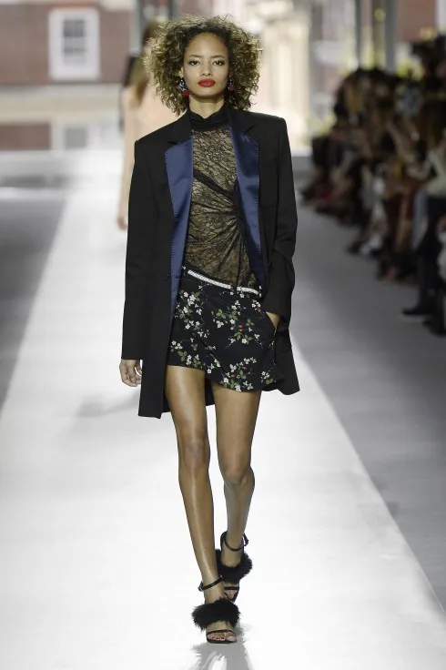 BST Unique Xuân hè 2016 của Topshop mang đến luồng gió mới trong từng thiết kế