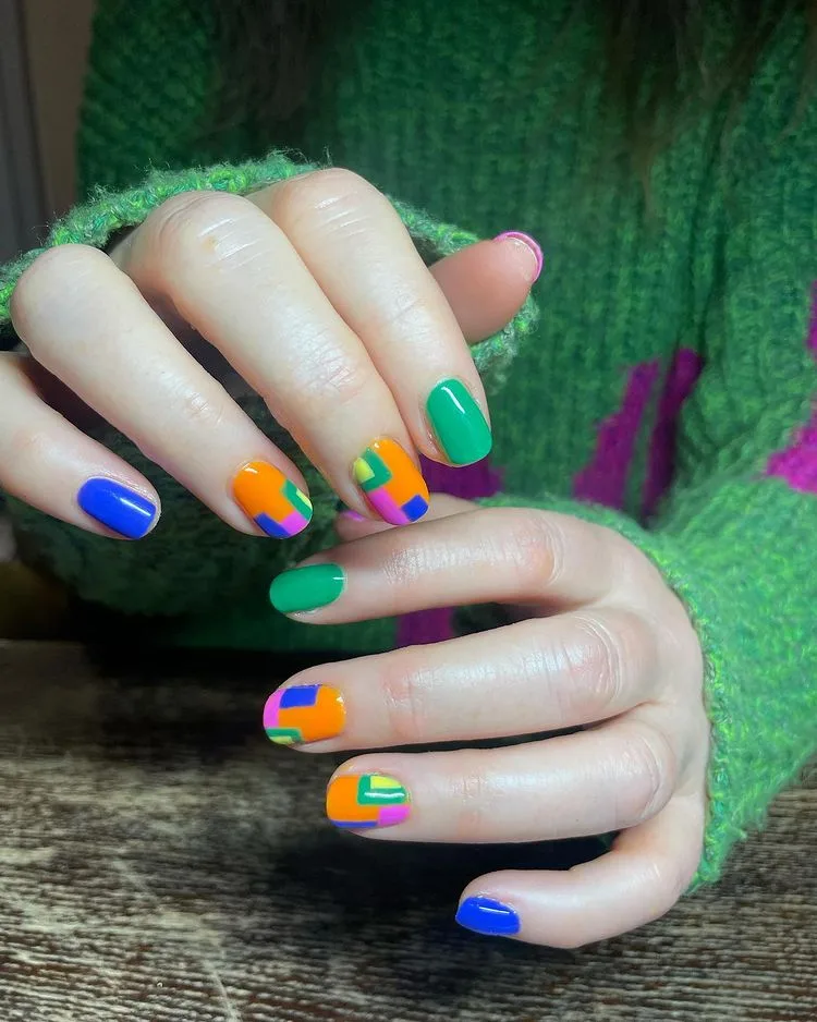 Xu hướng nail nhiều màu sắc Xu hướng nail nhiều màu sắc