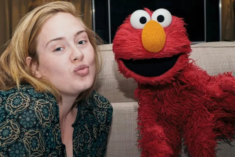 Adele chia sẻ trên Instagram "Elmo, tôi yêu cậu. Cảm ơn hôm nay đã đến nhé, hẹn gặp lại ở New York X"