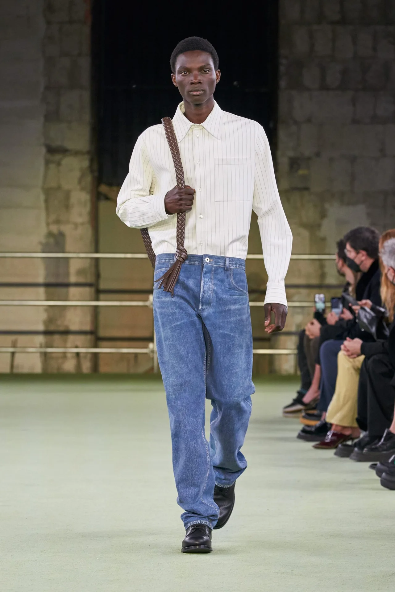 bottega veneta thu đông 2022 look 2