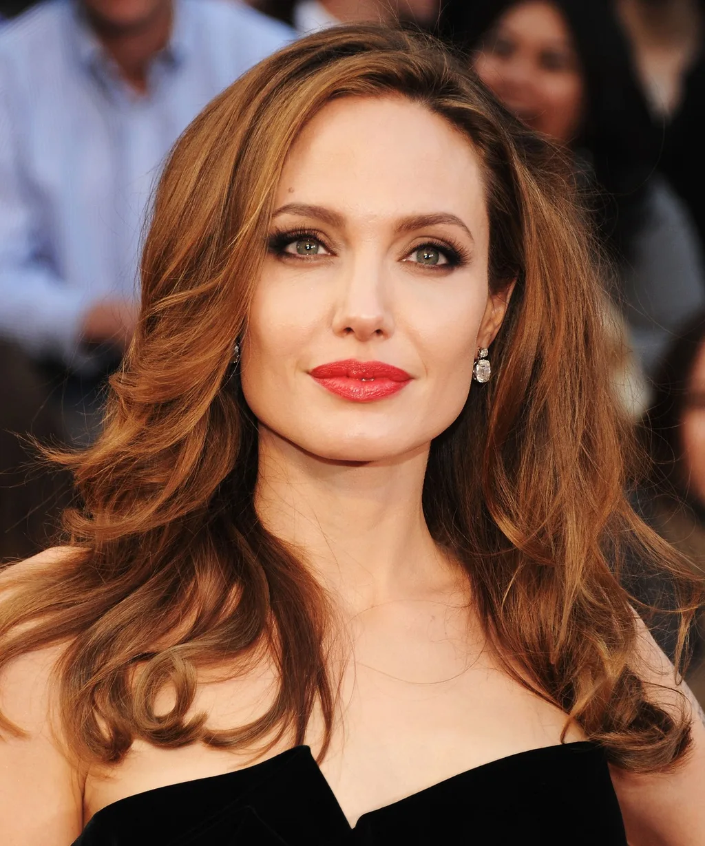 Bí quyết làm đẹp của Angelina Jolie Bí quyết làm đẹp của Angelina Jolie