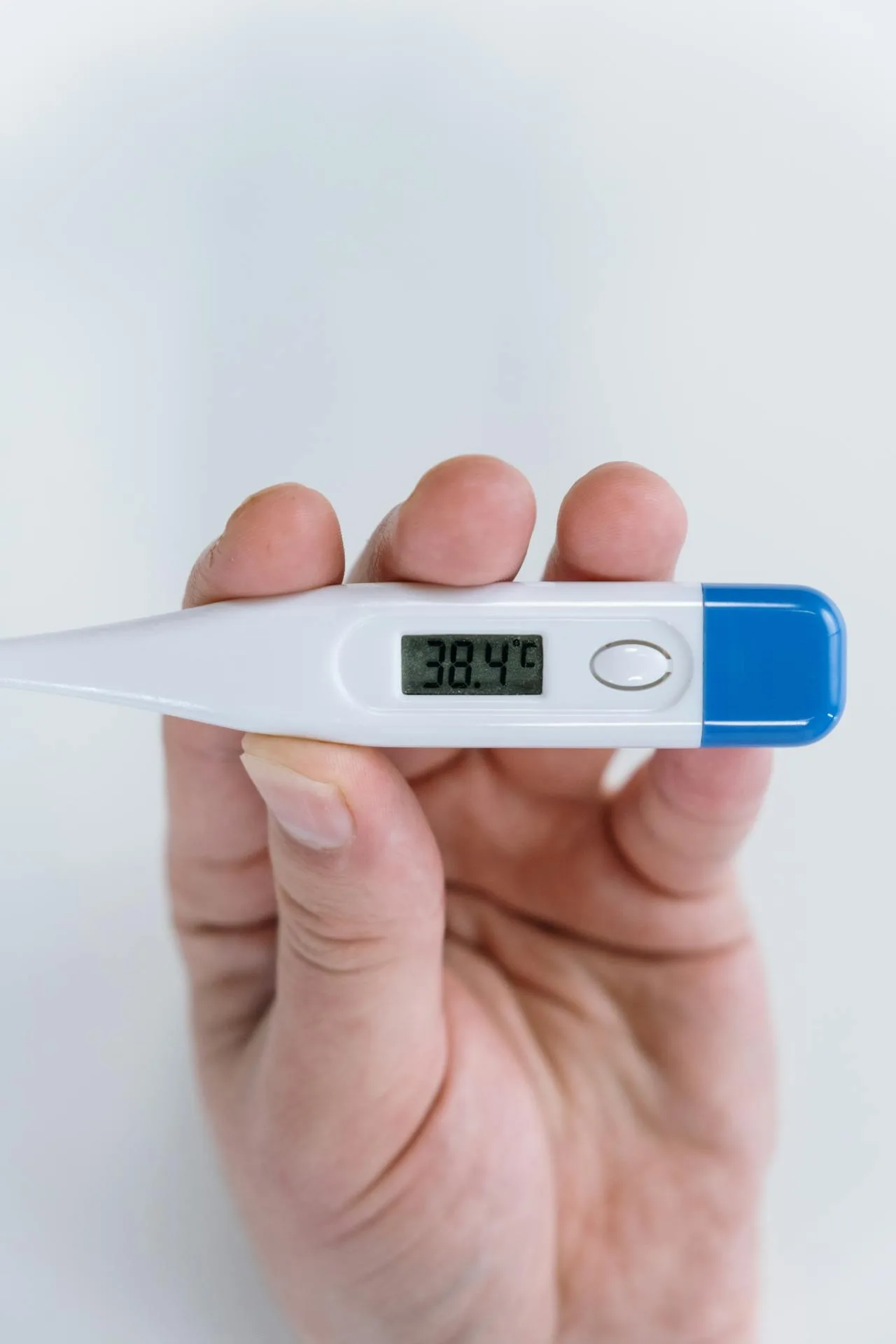 nhiệt kế đo thân nhiệt khi bị sốt