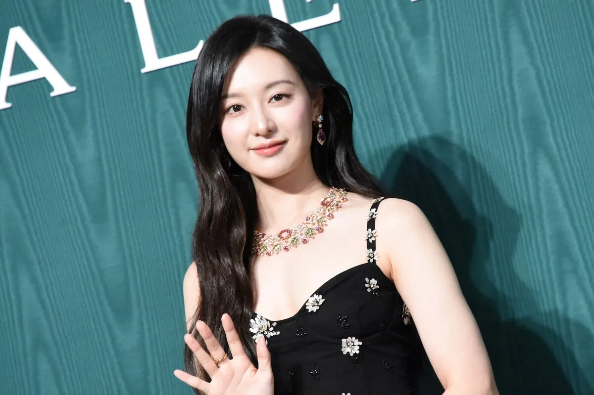 Kim Ji Won diện trang sức Bvlgari tại triển lãm Bvlgari Kaleidos