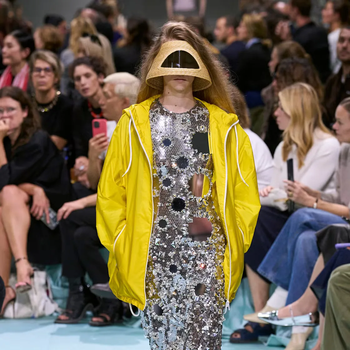 áo khoác parka cùng anorak Prada 2025