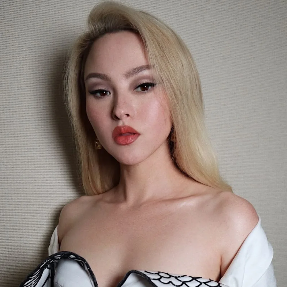 Hình ảnh Devon Aoki với tóc sang trọng dự tiệc.
