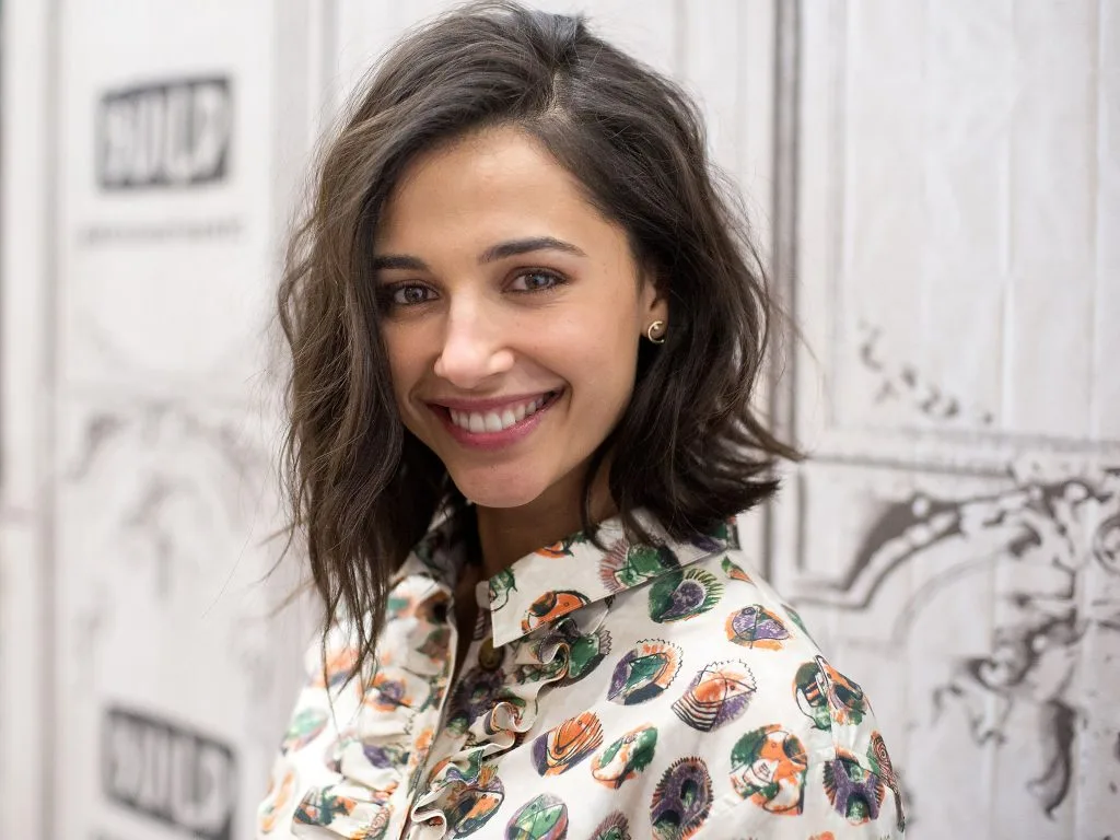 Naomi Scott 04