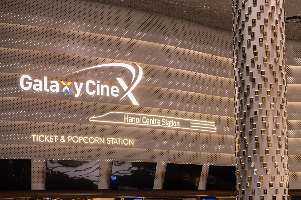 sảnh chờ tại Galaxy CineX - Hanoi Centre