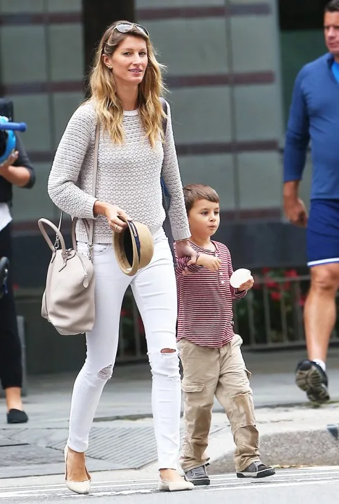 mặc quần jeans nữ trắng đẹp như Gisele Bundchen mặc quần jeans nữ trắng đẹp như Gisele Bundchen