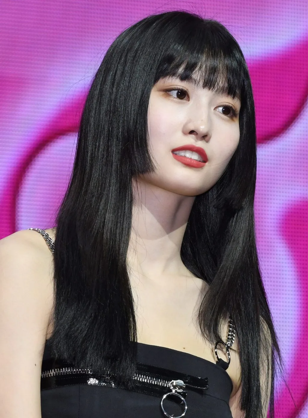 Momo (TWICE) cũng chọn diện kiểu tóc sứa thời thượng Momo (TWICE) cũng chọn diện kiểu tóc sứa thời thượng