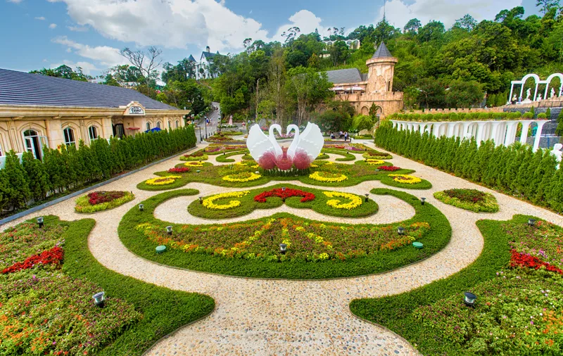 amazing french village - elle vietnam 4