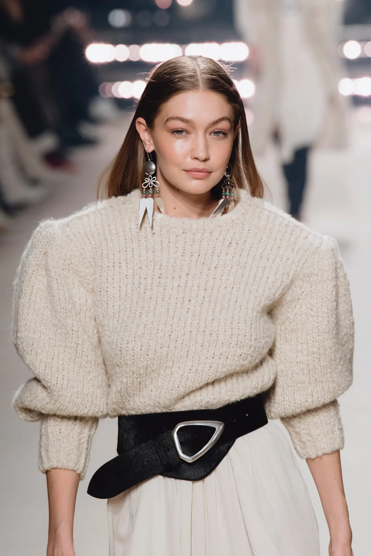 Gigi Hadid và bí quyết trang điểm của mình Gigi Hadid và bí quyết trang điểm của mình
