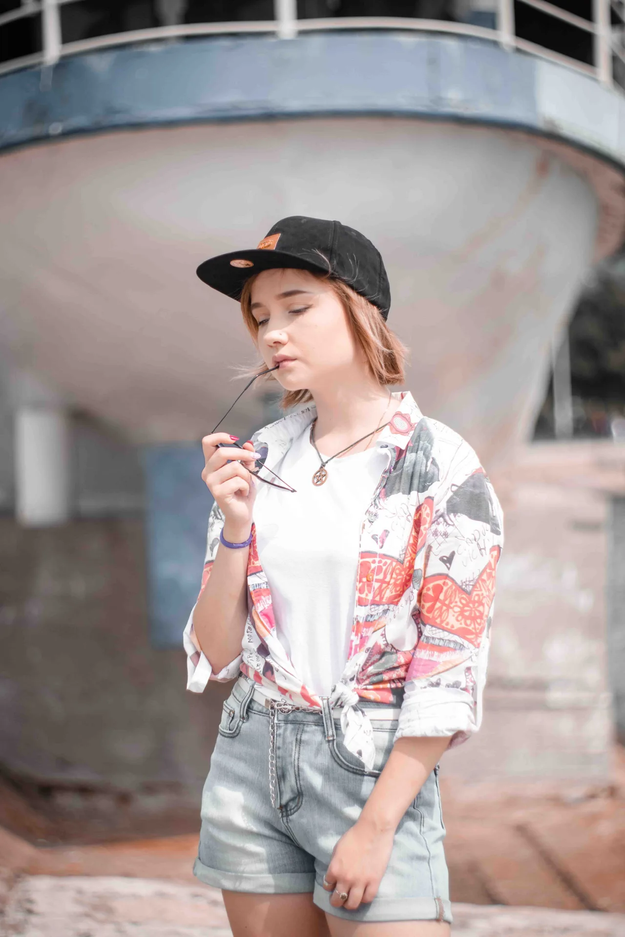 cô gái không vui vẻ