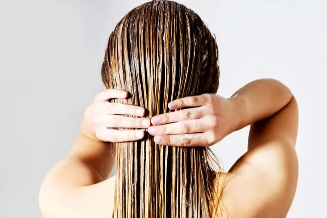 nguyên nhân bị mụn mái tóc nguyên nhân bị mụn mái tóc