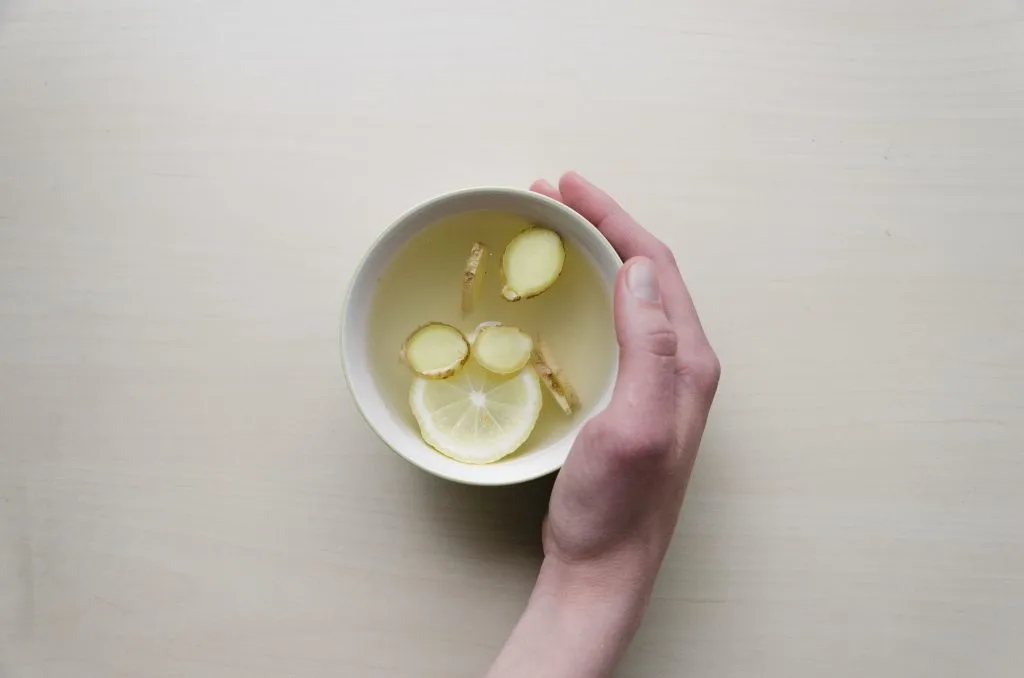 Trà gừng giúp giữ ấm cơ thể. Trà gừng giúp giữ ấm cơ thể.