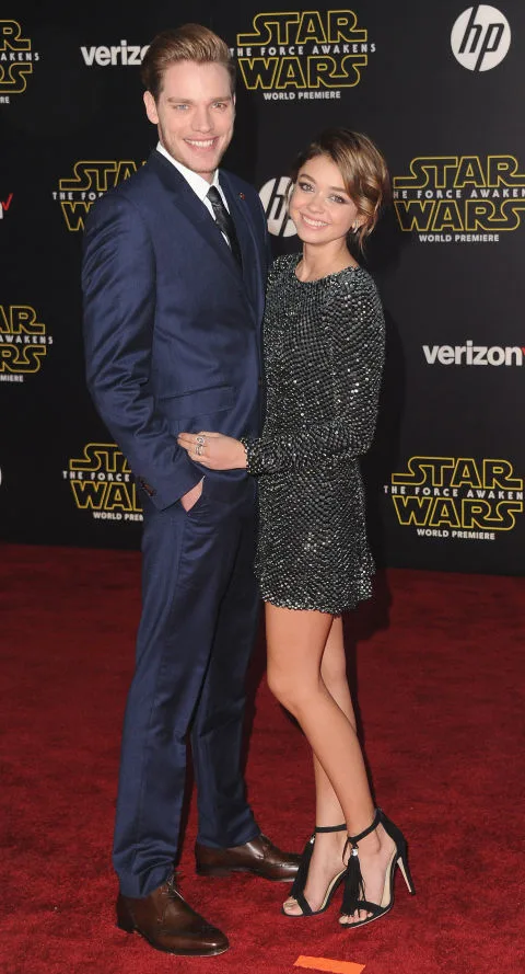 Dominic Sherwood và Sarah Hyland