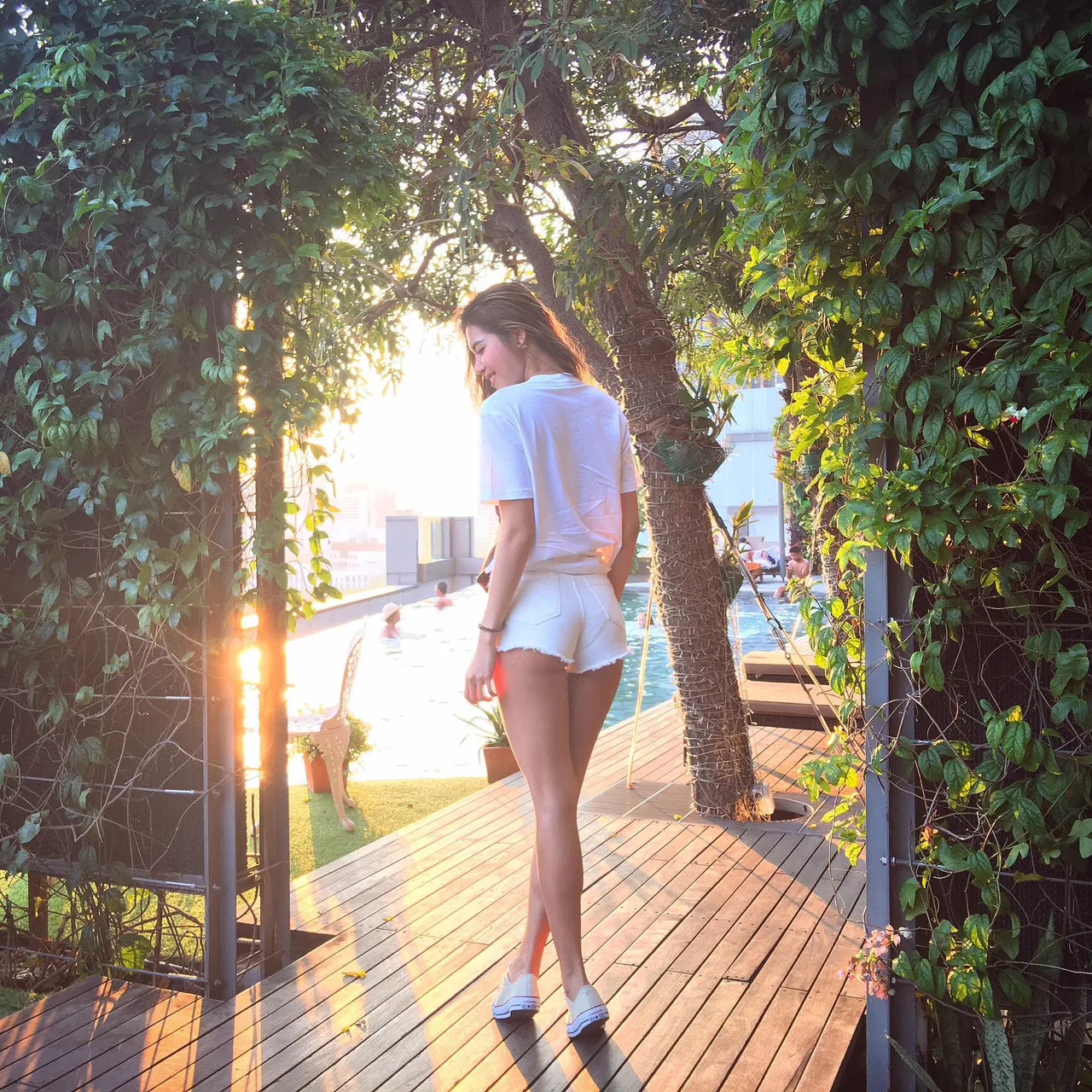 Thời trang xuống phố đầy năng động của người mẫu Minh Tú