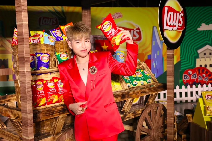 elle việt nam snack khoai tây lay's 06