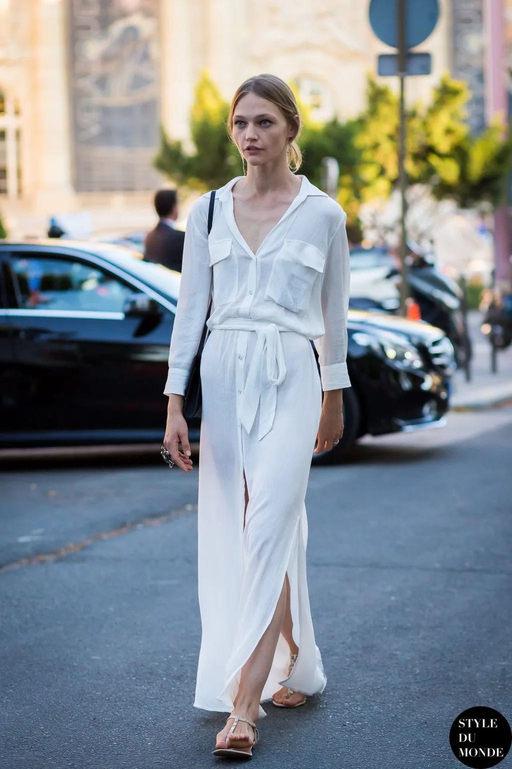 phối đồ white-on-white đầm maxi