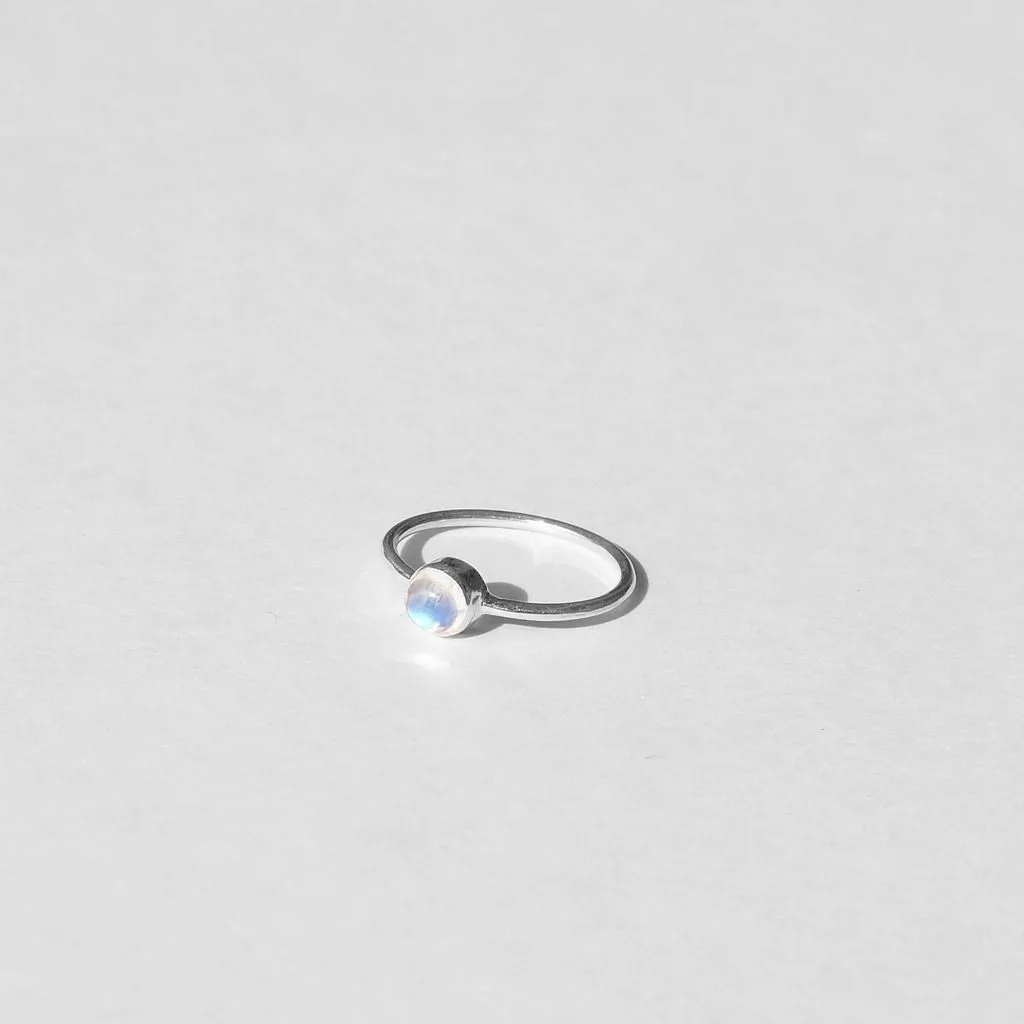 qua-tang-me-nhan-moonstone.jpg