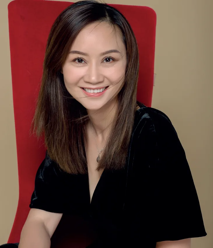 Lan Anh - Vị chỉ huy sắt đá và Người đàn bà ngọt ngào Lan Anh - Vị chỉ huy sắt đá và Người đàn bà ngọt ngào
