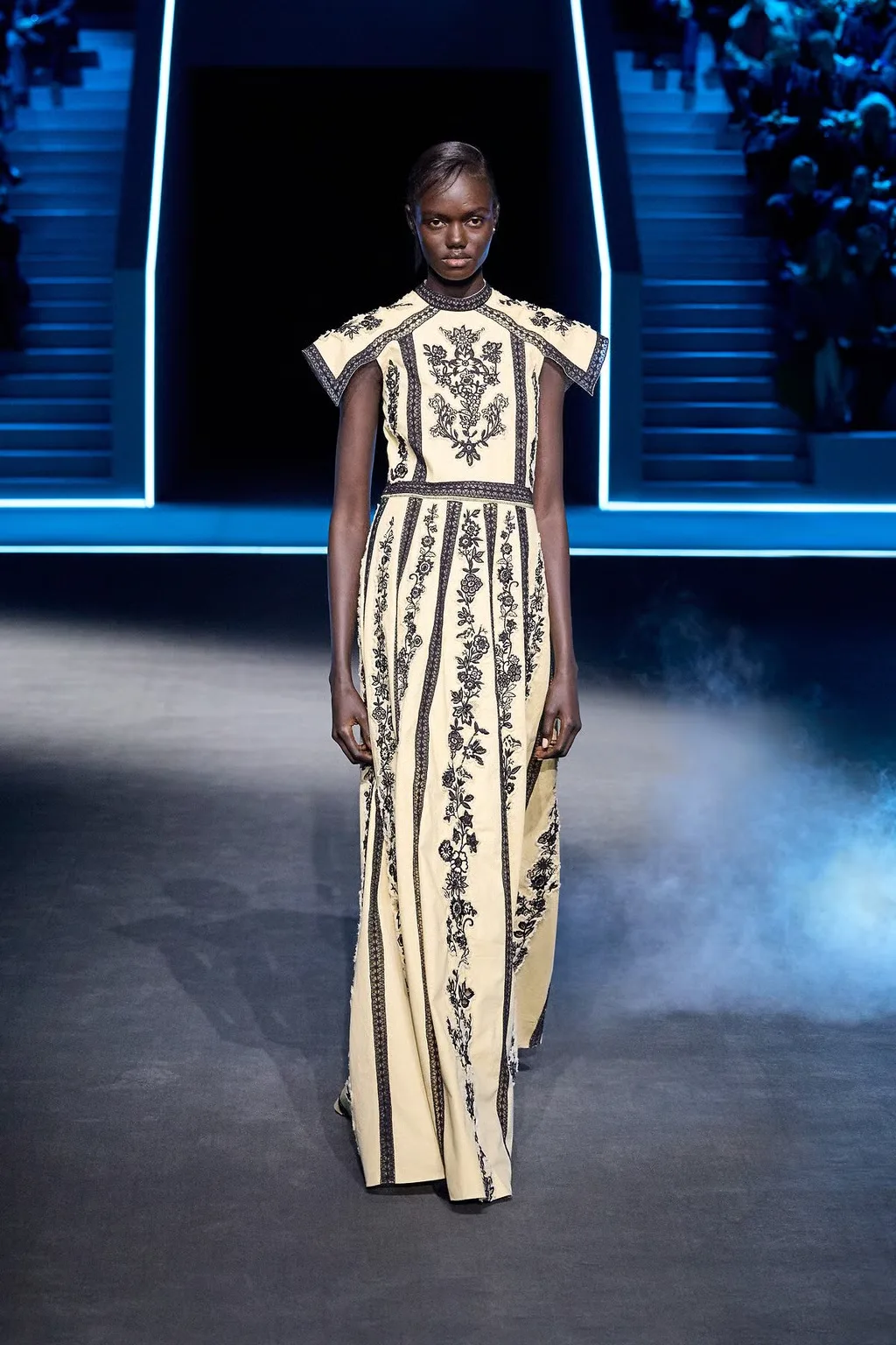 dior váy maxi vàng bơ