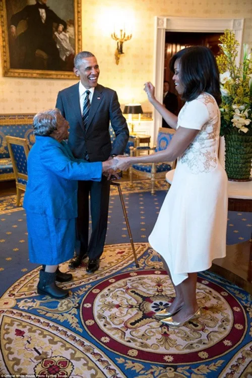 barack obama - elle vietnam 11