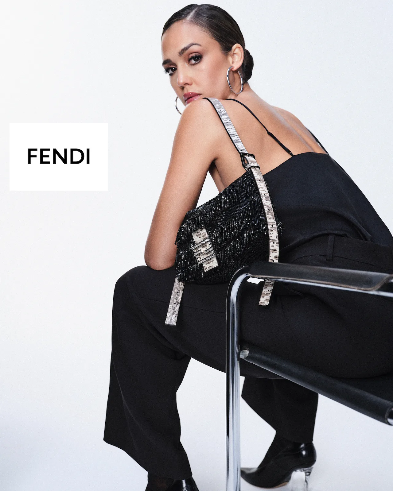 Jessica Alba trong chiến dịch Fendi Baguette